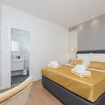 게스트하우스 Gallery With Parking 3*