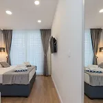 Gallery With Parking 게스트하우스