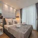 Gallery With Parking 게스트하우스 자다르
