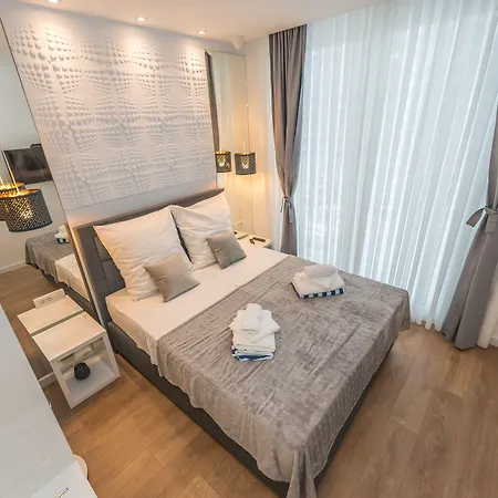 Gallery With Parking 3*