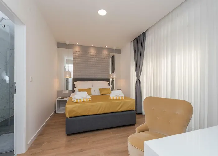 Guest house Gallery With Parking Zadar