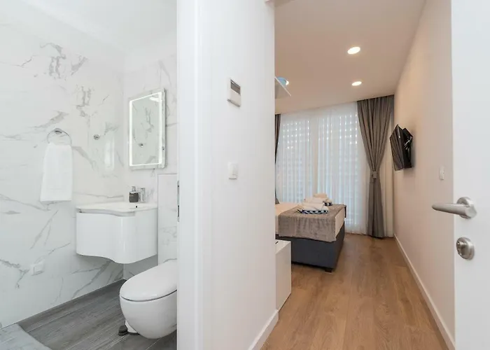 Guest house Gallery With Parking Zadar