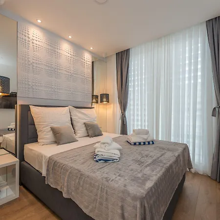 Gallery With Parking ゲストハウス ザダル