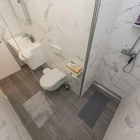 ゲストハウス Gallery With Parking