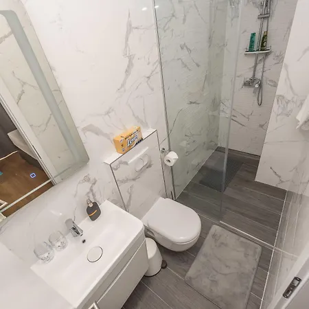 Gallery With Parking 3* Zára