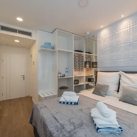 Gallery With Parking ザダル