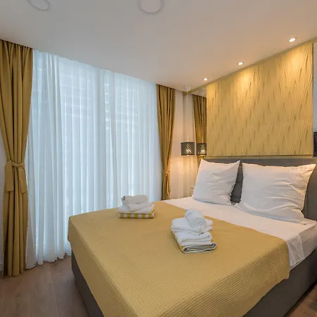 Vendégház Gallery With Parking 3*