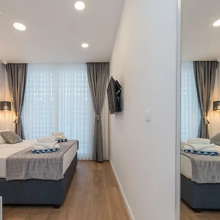 Gallery With Parking Vendégház