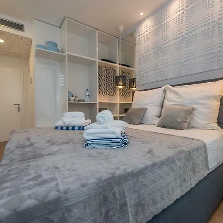 Gallery With Parking Vendégház 3*