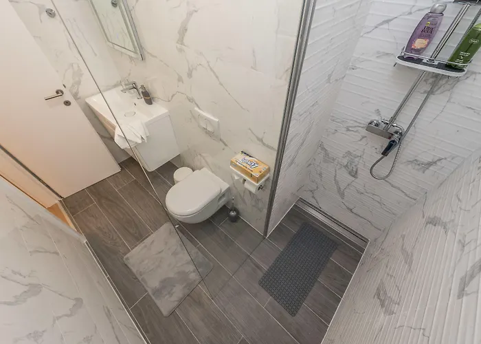 Pensionat Gallery With Parking