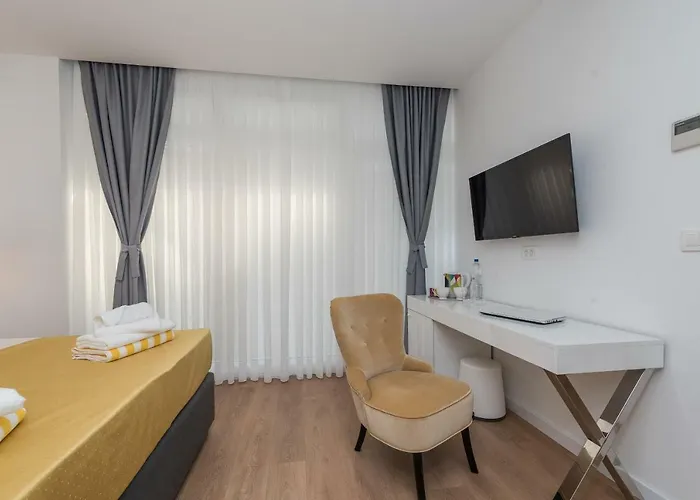 Gallery With Parking