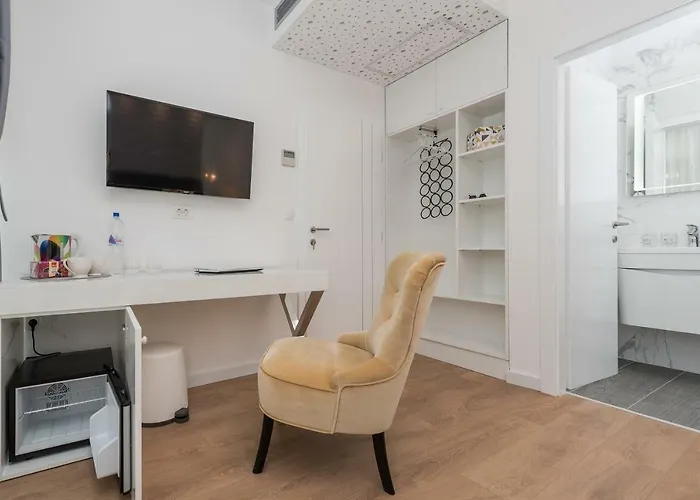 Gallery With Parking Zadar